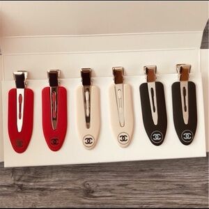 NIB Chanel beaute Hair Clips GWP
